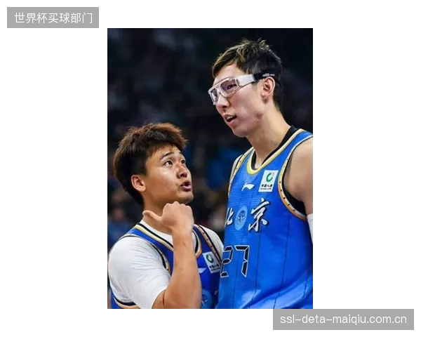 周琦与赵睿合同同时到期引爆市场,或将改变联盟未来三年争冠格局。 周琦与赵睿合同同时到期引爆市场,或将改变联盟未来三年争冠格局。